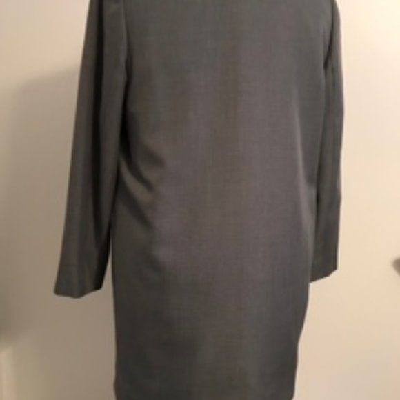 Suit - Picture 3 of 8